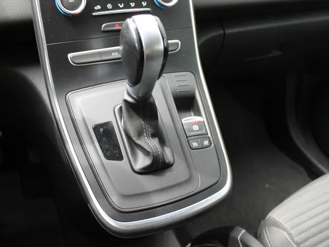 Renault Scénic 1.3 TCe Intens | automaat | navigatie | achteruitrijcamera