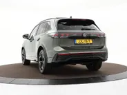 Volkswagen Tiguan 1.5 272pk DSG eHybrid R-Line Edition · Panoramadak · 360 Camera · Wegklapbare Trekhaak · Massage · Dodehoek Detectie · 19'' Inch · Garantie t/m 27-10-2029 of 100.000km