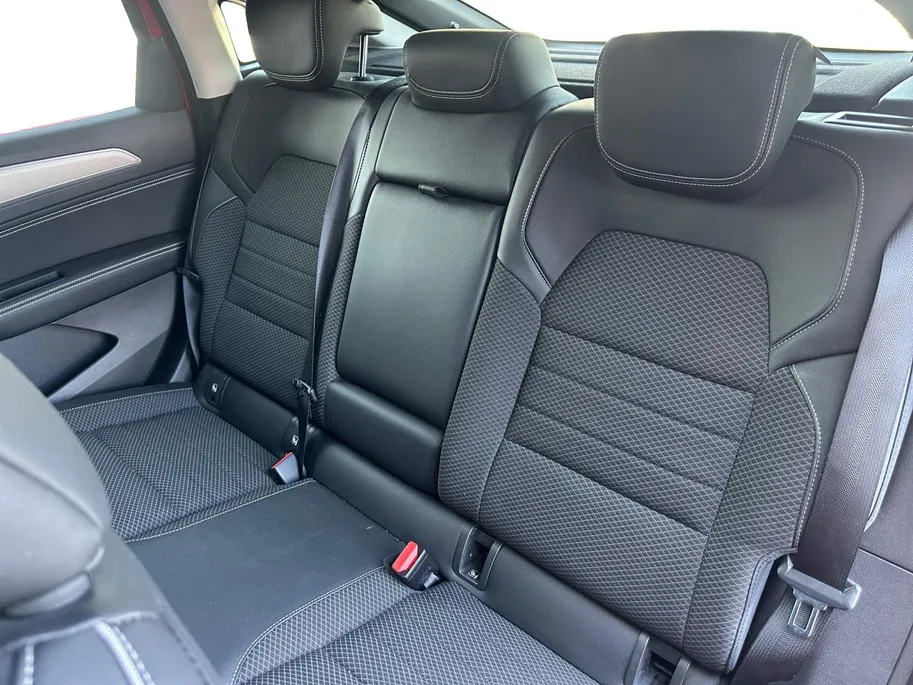 Renault Arkana 1.6 E-Tech hybrid 145 techno | Automaat | Camera | Parkeersensoren | Apple Carplay & Android Auto | Navigatie | All Season Banden | 12 Maanden BOVAG Garantie
