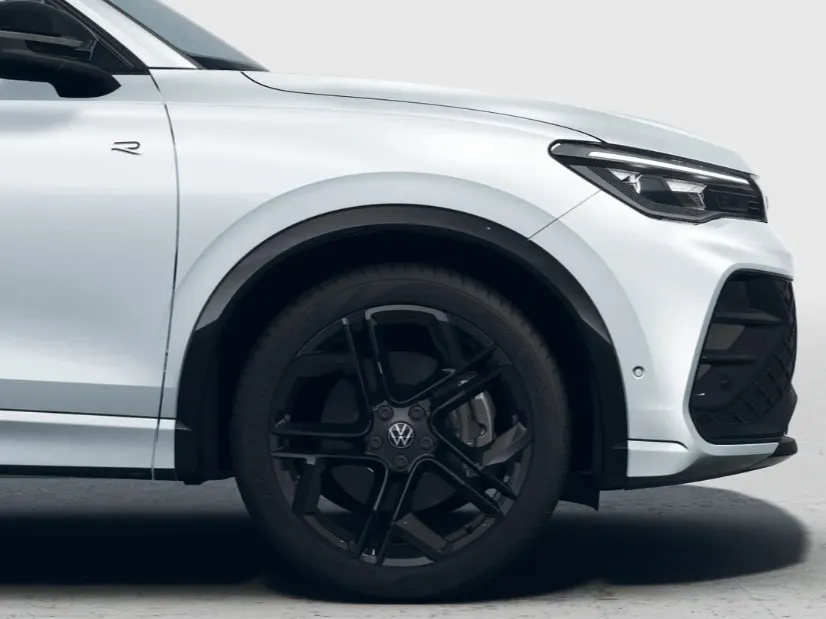 Volkswagen Tiguan R-Line Edition 1.5 eHybrid 272 PK 6 versn. DSG · Black Style Pakket · Comfort Pakket Plus · Trekhaak inklapbaar, met elektrische ontgrendeling, incl. aanhangermanoeuvreerhulp Trailer Assist ·