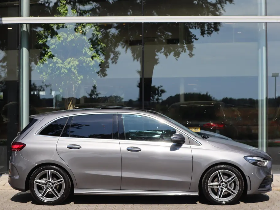 Mercedes-Benz B-Klasse 180 AMG Line l Keyless l Achteruitrij camera l Stoelverwarming l Memory