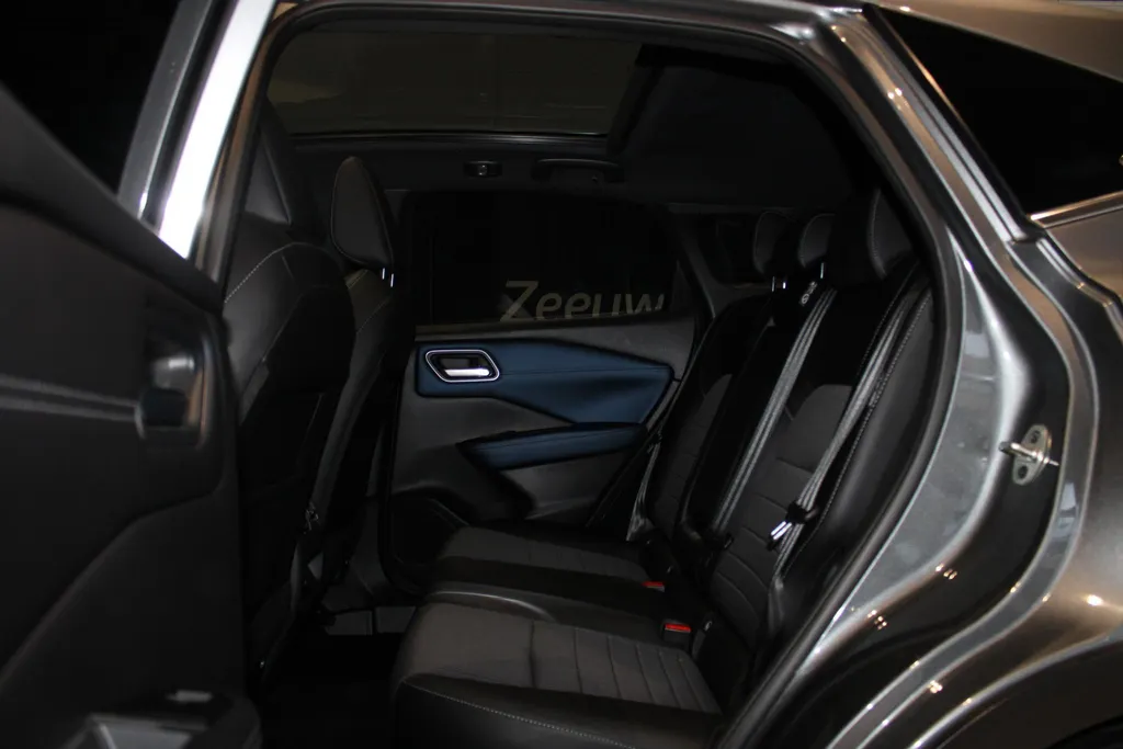 Nissan QASHQAI 1.3 MHEV Xtronic Tekna | 1800kg trekgewicht | Automaat | Trekhaak | 360grd Camera | Apple carplay & Android auto | Stoel-, voorruit- en Stuurverwarming | Head-up display | LM wielen |