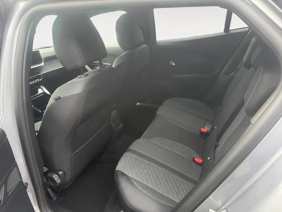 Peugeot 2008 1.2 Hybrid 136 Allure | Automaat | 360* Camera | Apple Carplay/Android Auto | DAB | Cruise Control | Climate Control | Hoge Instap