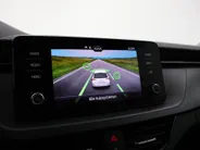 Škoda Scala 1.0 TSI 110pk DSG Ambition · Apple/Android Car Play · P-Sensoren · Cruise Control · Getint Glas · 17'' Inch ·