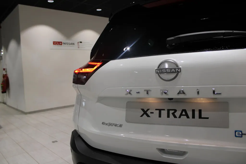 Nissan X-Trail 1.5 e-4orce N-Trek 4WD 7 persoons | €5.500,= VOORRAAD KORTING |