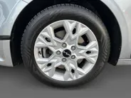 Kia Ceed Sportswagon 1.5 T-GDi DynamicLine | All-Seasonbanden | Apple Carplay / Android Auto | Navigatiesysteem | Parkeersensoren Voor + Achter | Parkeercamera Achter | Licht + Regensensor | Cruise Control | Climate Control | 16'Lichtmetalen velgen