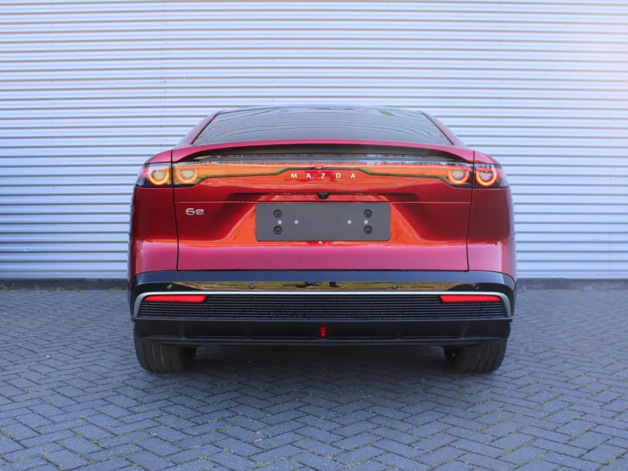 Mazda 6 6e Takumi Plus 68.8 kWh | Actieradius tot 479 km (WLTP) | Hoge Korting! | Bruin Nappa leder | 18% bijtelling |
