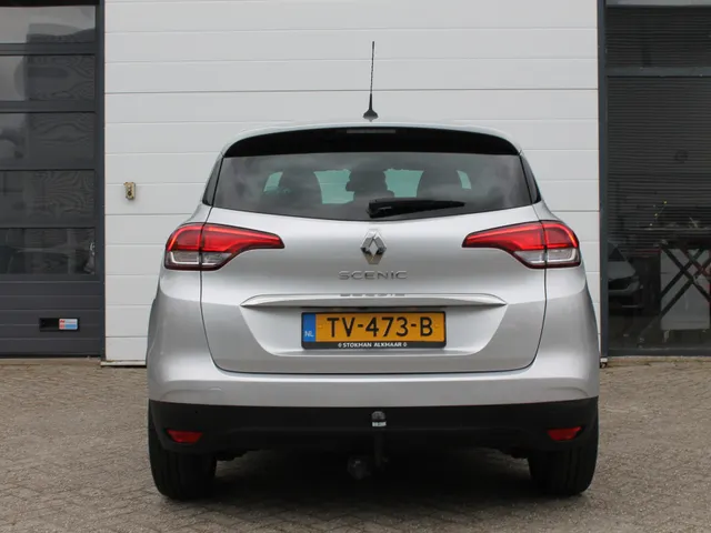 Renault Scénic 1.3 TCe Intens 140 PK | Trekhaak | Panoramisch dak | ECC | Camera achter | 1850 KG geremd |
