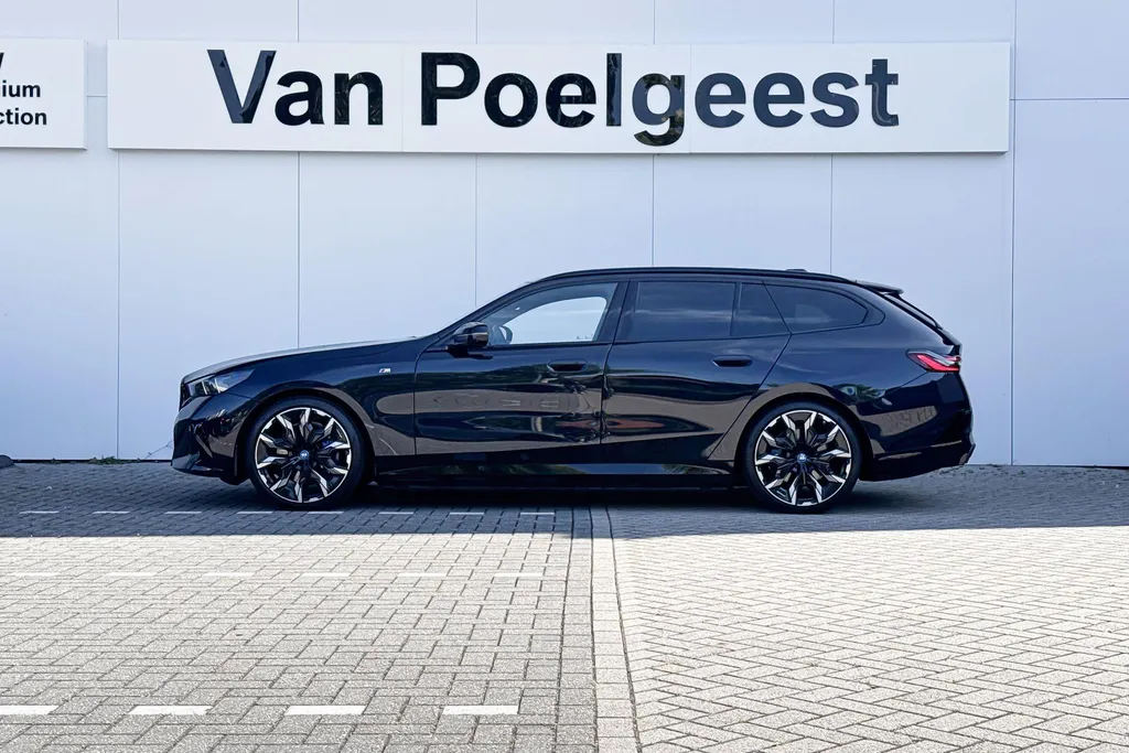 BMW i5 Touring eDrive40