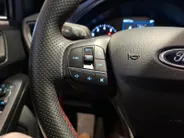 Ford Focus Wagon 1.0 EcoBoost Hybrid ST-Line 125pk automaat | 1500 kg Aanhanggewicht | Navigatie | Cruise control | All season banden