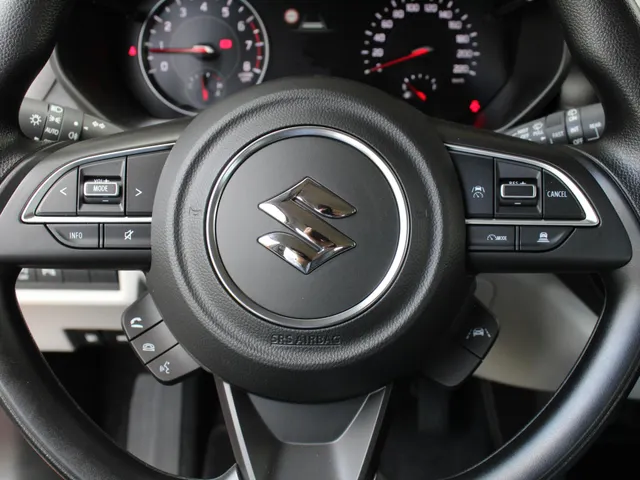 Suzuki Swift 1.2 Comfort Smart Hybrid | Navi | Adap. Cruise | Camea | Park sens