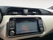 Nissan Micra 0.9 IG-T N-Connecta | Achteruitrijcamera | Lage kilometers | Climate | Navi |