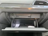 Volkswagen Tiguan 2.0 TSi DSG-aut. 4Motion Highline R-Line NL Auto | 11-2017 | Pano dak | Trekhaak | 20' | Stoelverwarming | Etc.