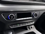 Audi Q5 50 TFSIe 299PK S-tronic S Line · Panoramadak · Camera ·  Luchtvering · Apple/Android Car Play · Keyless · 20'' Inch · Garantie t/m 28-05-2028 of 80000km. · EXTRA INRUILKORTING ·