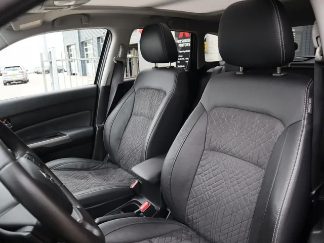 Suzuki Vitara 1.4 BoosterJet Stijl Automaat Trekhaak | Pano Dak | Carplay | Adaptive Cruise