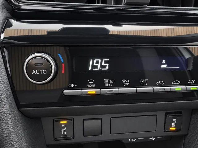 Toyota Yaris Cross 1.5 Hybr 130 Dynamic | Blindspot | Parkeersensoren | All Seasons