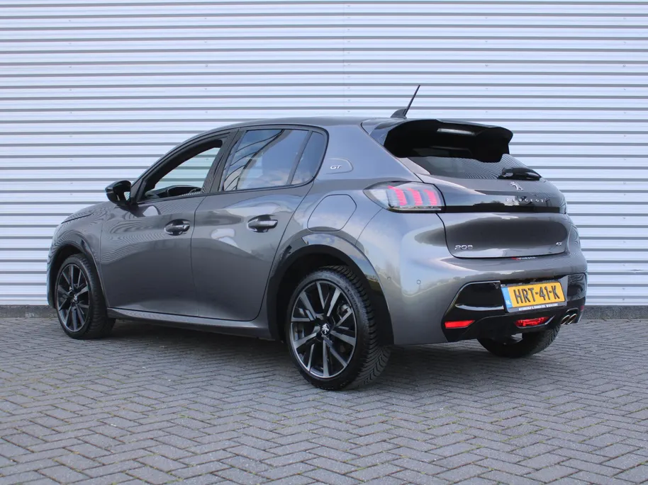 Peugeot 208 1.2 PureTech GT Pack | Stoelverwarming | Pano dak | Camera | Cruise adapt. | Dodehoek detectie | 17' LM | Navi | Clima | Leer/alcantara sportstoelen |