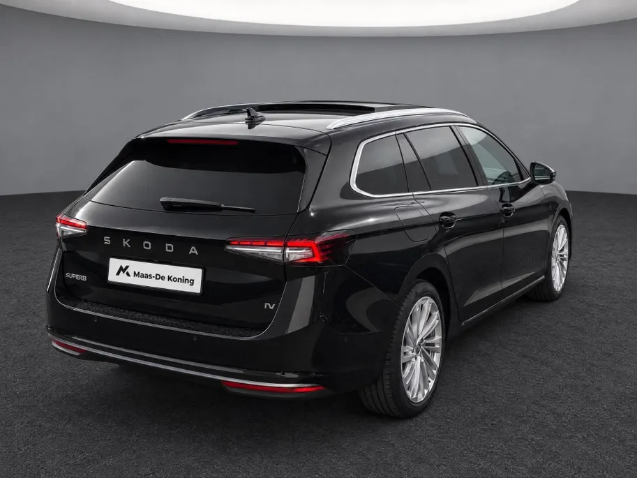 Škoda Superb 1.5TSI 150kW/204PK PHEV Laurin & Klement · Panoramadak · Leder · Trekhaak · 360°Camera · Garantie t/m 04-06-2030 of 100000km.