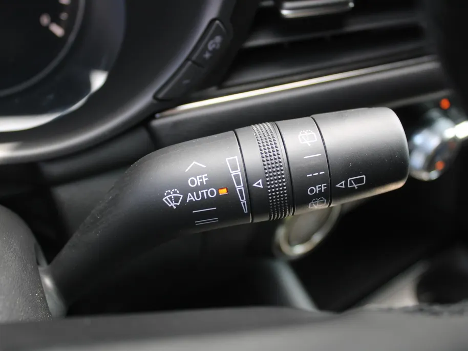 Mazda 3 2.0 e-SkyActiv-X M Hybrid 6MT 186PK Exclusive-line | Leder | Heads-Up Display | Keyless | Bose Audio | 360° Camera | Elek. stoelverstelling + geheugen | Navi |
