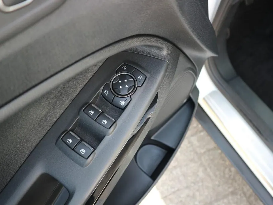 Ford EcoSport 1.0 EcoBoost Titanium Winter-, Parking-, Design Pack, NAV, Camera