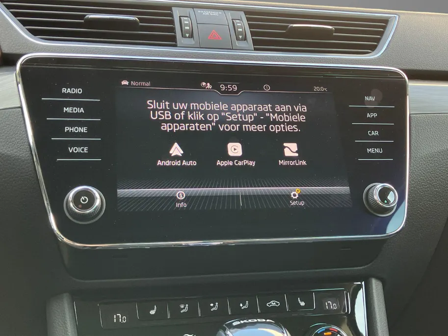 Škoda Superb Combi 1.4TSI 160kW/218PK iV Business Edition Plus · Navigatie · Apple/Android Car Play · Camera + Parkeersensoren · Garantie t/m 27-03-2028 of 60000km.