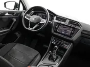 Volkswagen Tiguan 1.4 TSI 245pk eHybrid Elegance · Panoramadak · Camera · P-Sensoren · Dodehoek Detectie · 19'' Inch ·