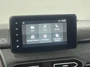 Dacia Sandero 100PK TCe ECO-G Expression | Airco | Apple CarPlay/Android Auto | Parkeersensoren | Armsteun | Cruise Control | Licht & Regen Sensor | LED Koplampen |