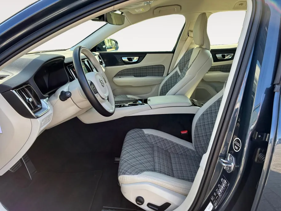 Volvo V60 2.0 T6 Twin Engine AWD R-Design