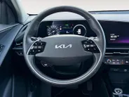 Kia Niro EV Edition Advanced 64.8 kWh | Camera | Keyless | Navi | Stoel + Stuurverwarming | Blindspot | Apple Carplay | Android Auto | Fabrieksgarantie t/m 03-2031 + 3 jaar verlengd tot 03-2034 |