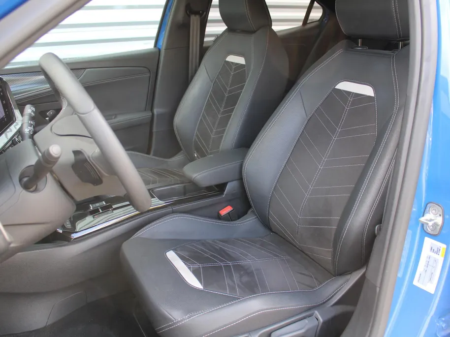 Opel Mokka 1.2 Turbo Ultimate | Automaat | Camera | Massagestoel | Clima | Cruise adapt. | 18' LM | Dodehoek detectie | LED | Navi |