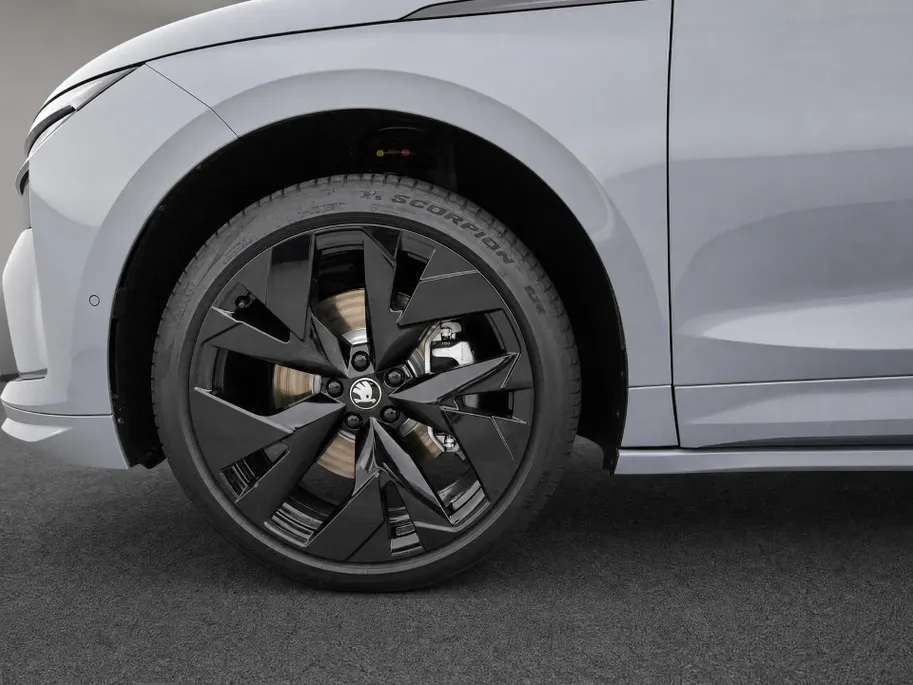 Škoda Enyaq iV 85 RS 340PK 4X4 Upgrade Maxx | Panoramadak | Trekhaak (2200KG) | 21 Inch Vision Black | Demo deal!