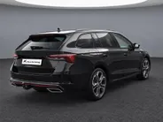 Škoda Octavia Combi 1.4 TSI 245PK DSG iV RS PHEV · Camera · Wegklapbare Trekhaak · Cruise Control · Stoelverwarming · 19'' Inch ·