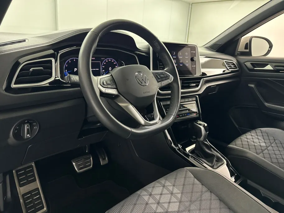 Volkswagen T-Roc 1.5 TSI R-Line DSG Automaat | IQ Light | Elektrische Achterklep | Winterpakket
