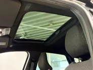 Renault Captur 90PK TCe Techno | Schuif/Kantel Dak | Navi | Camera | Digital Cockpit | Parkeersensoren | Climate Control | Cruise Control | Full LED | Lichtmetalen Velgen |