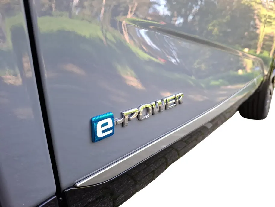 Nissan QASHQAI 1.5 e-Power Tekna Plus | PANO DAK | STOEL, STUUR VOORRUITVERWARMING | CARPLAY | NAV | ELEKTISCHE STOELEN MET GEHEUGEN |