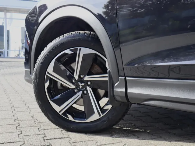 Mitsubishi Eclipse Cross 2.4 PHEV Intense+ Trekhaak | Standkachel | Carplay