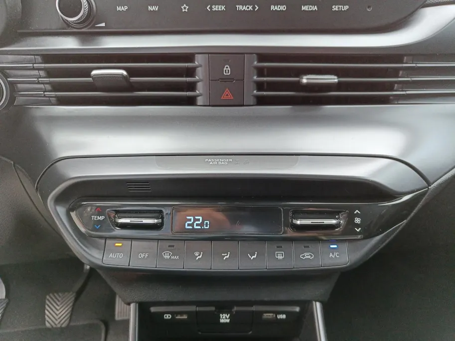Hyundai i20 1.0 T-GDI Premium | Climate Controle| Lichtmetalen velgen| Dealer onderhouden| Metallic lak| Stoel verwarming| Stoel verwarming| Navigatie| Telefoon intergratie| Keyless start | Parkeer sensoren| Camera