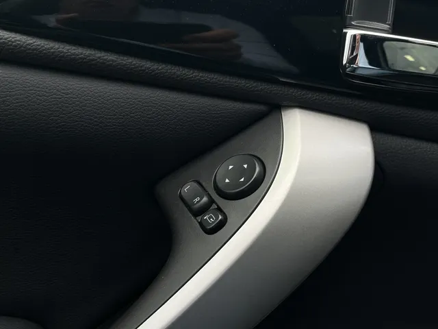 Mitsubishi Eclipse Cross 2.4 PHEV Instyle | Panoramadak
