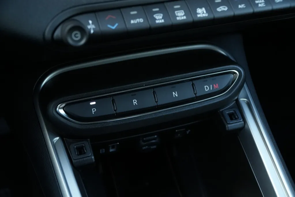 Jeep Avenger 1.2 e-Hybrid Summit | Navi | JBL | Camera | Winter | 18"