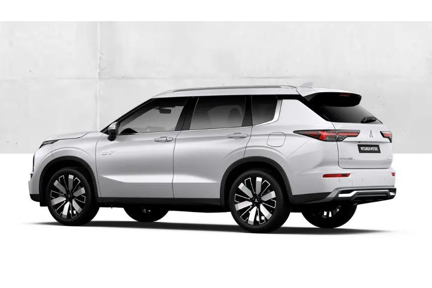 Mitsubishi Outlander 2.4 PHEV Instyle € 5.000 euro korting | 8 jaar garantie| Snel leverbaar | Totaalprijs op is op. MY26