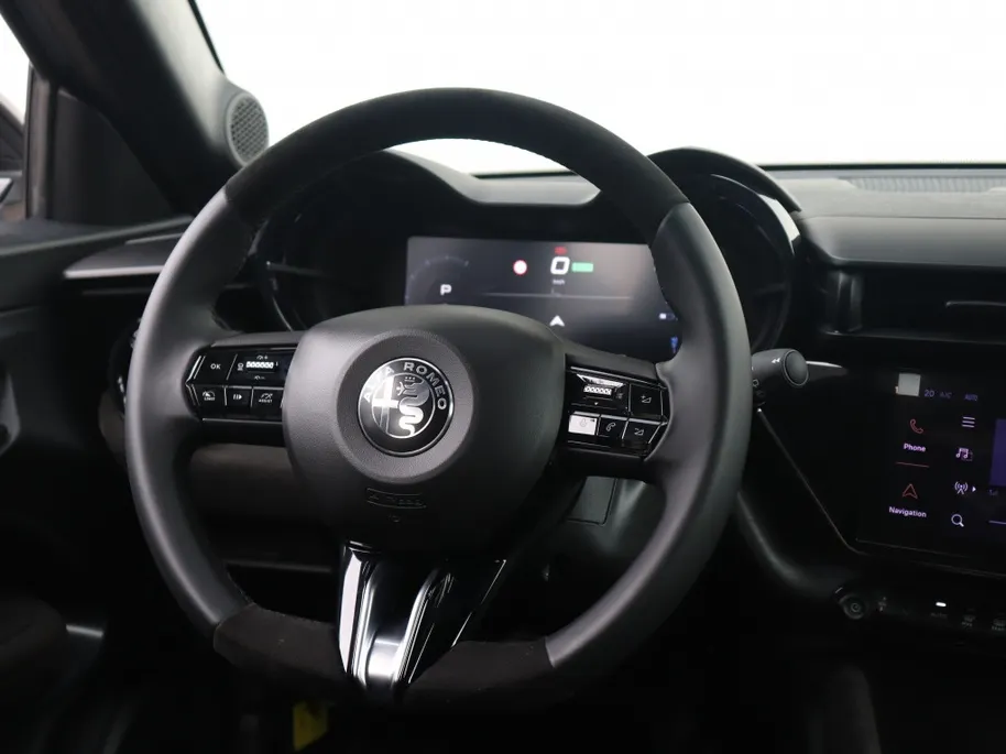 Alfa Romeo Junior Veloce 54 kWh 280 PK | Sport Pack | Techno Pack | 20'