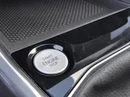 Volkswagen T-Cross 1.0 TSI 110pk R-Line · Camera · Apple/Android Car Play · Dodehoeksensor · Navigatie · Keyless · 18'' Inch · Garantie t/m 26-02-2028 of 100.000km