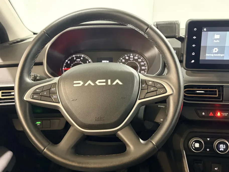 Dacia Sandero Stepway 100PK TCe ECO-G Up&Go | 1e eigenaar | Navi | Camera | Parkeersensoren | Apple CarPlay/Android Auto | Lichtmetalen Velgen | Climate Control | Cruise Control | Armsteun |