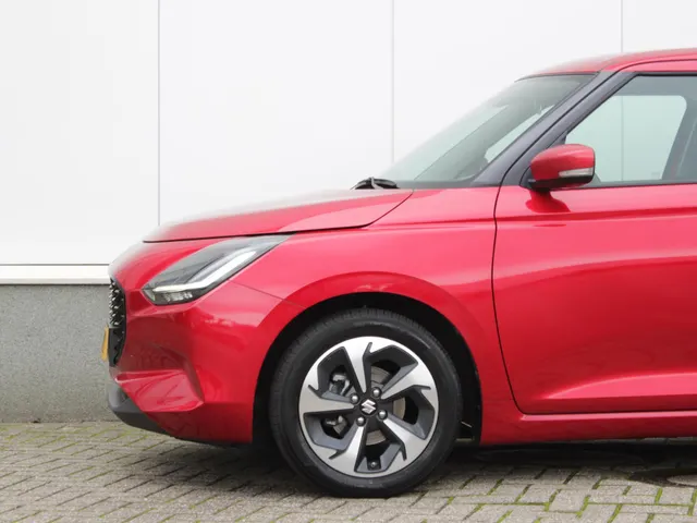 Suzuki Swift 1.2 Style Smart Hybrid Automaat | € 2200,- DEALERKORTING! | Alle kleuren leverbaar!