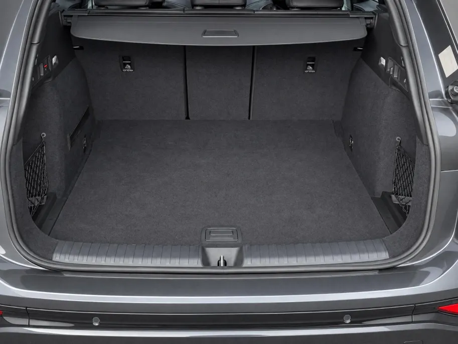 Audi Q6 e-tron S edition performance 100 kWh 306pk · SOH 98,1% · Panoramadak · Warmtepomp · 360 Camera · Wegklapbare Trekhaak · Bang & Olufsen · Kuipstoel · 21'' Inch · Garantie t/m 21-01-2031 of 100.000km