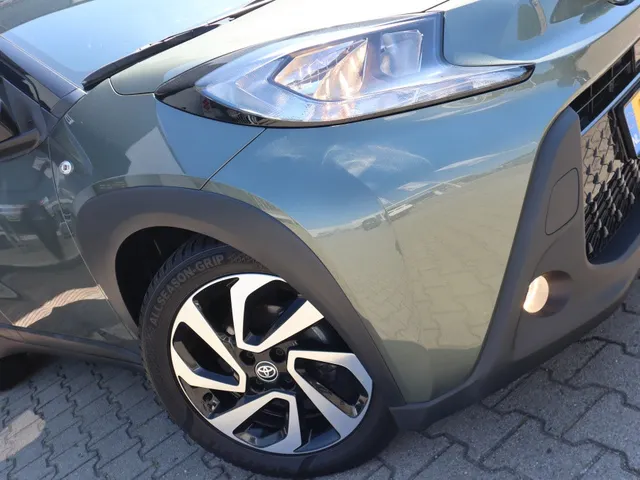 Toyota Aygo X 1.0 VVT-i MT Pulse Bi-tone | Carplay | All Seasons