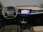 Audi Q4 e-tron 40 82 kWh 150kW/204PK · Leder · Stoelverwarming · Parkeersensoren · Garantie t/m 30-03-2026 of 90000km.