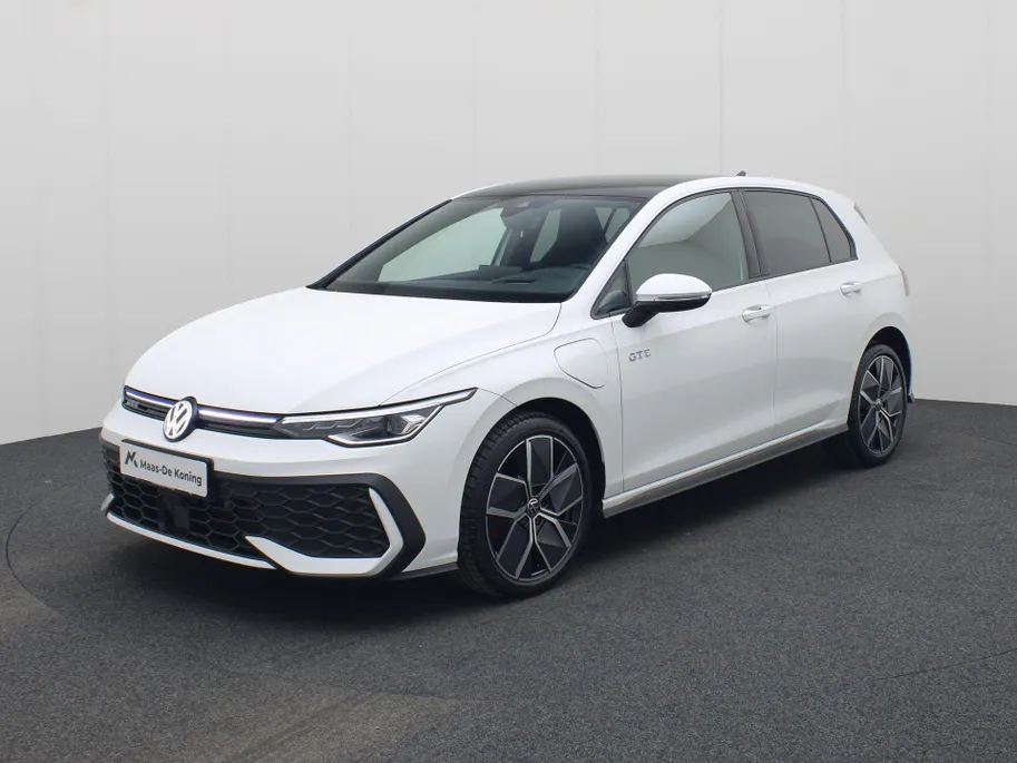 Volkswagen Golf GTE 1.5eHybrid 272PK GTE · Navigatie · Apple Car Play · Camera + Parkeersensoren · Garantie t/m 18-03-2030 of 100000km