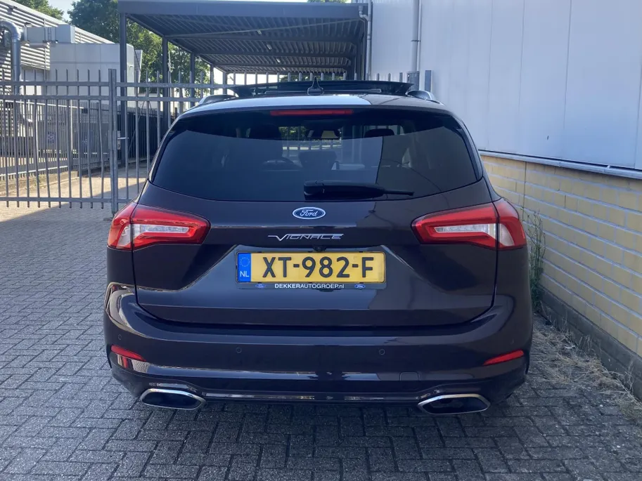 Ford Focus 1.0 EcoBoost 125 pk Vignale Wagon Panoramadak - Design Pack - Winter Pack - Lederen bekleding