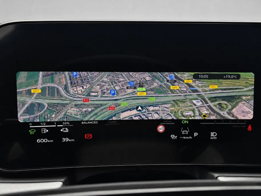 Audi Q3 Sportback 1.5 e-hybrid S edition · Tech Plus · Audi Phone box · 20' Velgen · Privacy glas